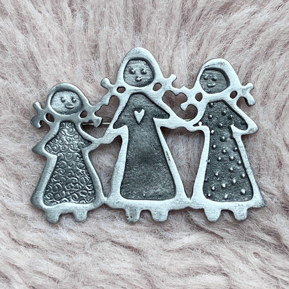 Cynthia Webb Three Sisters Pewter Pin Brooch Signed 2" W x 1.5" H USA